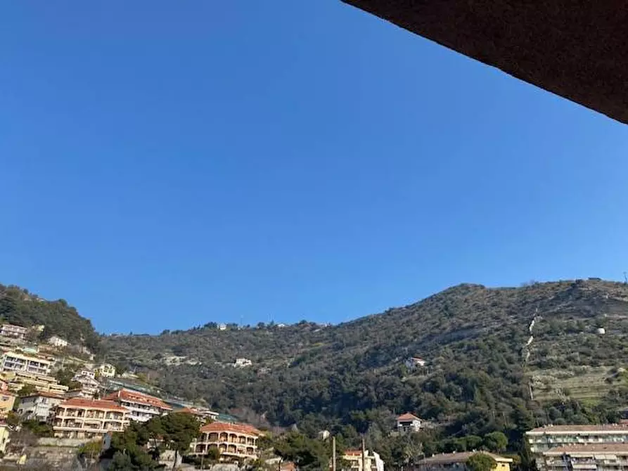 Immagine 9 di Appartamento in vendita  in PIAZZA CESARE BATTISTI a Ventimiglia
