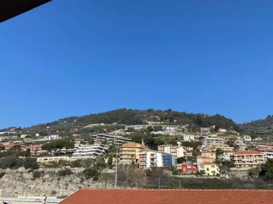 Immagine 10 di Appartamento in vendita  in PIAZZA CESARE BATTISTI a Ventimiglia