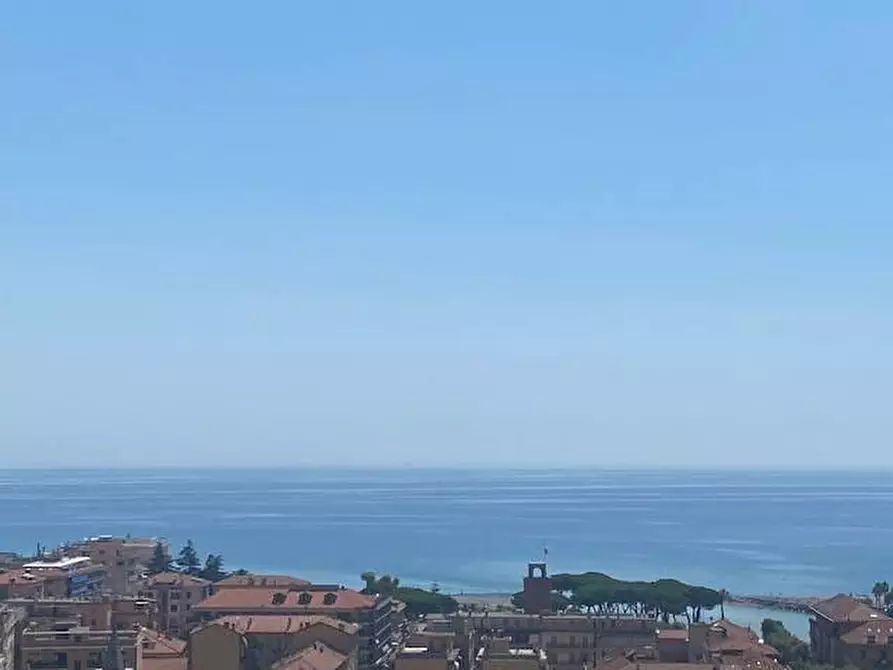 Immagine 11 di Appartamento in vendita  in VIA DEGLI ULIVI a Ventimiglia