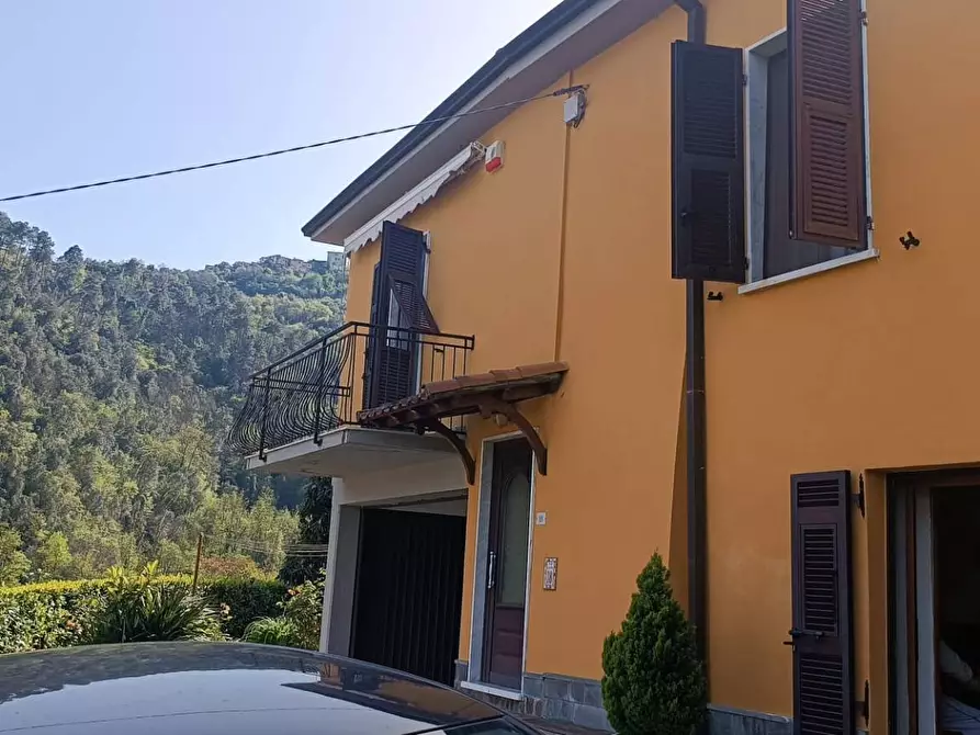 Immagine 1 di Villa in vendita  in Via 1 Maggio a Follo