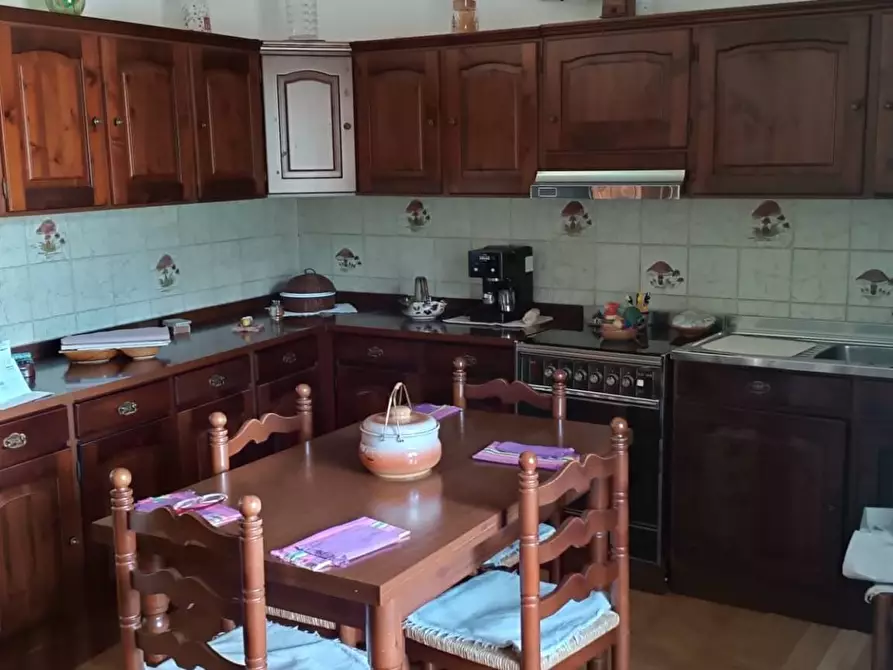 Immagine 10 di Villa in vendita  in Via 1 Maggio a Follo