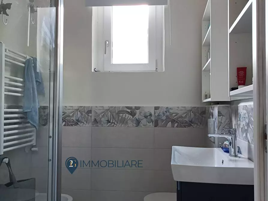 Immagine 26 di Appartamento in vendita  in Via Colombo a Ameglia