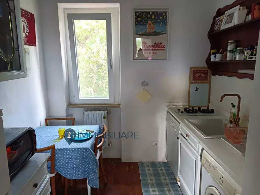 Immagine 12 di Appartamento in vendita  in Via Colombo a Ameglia