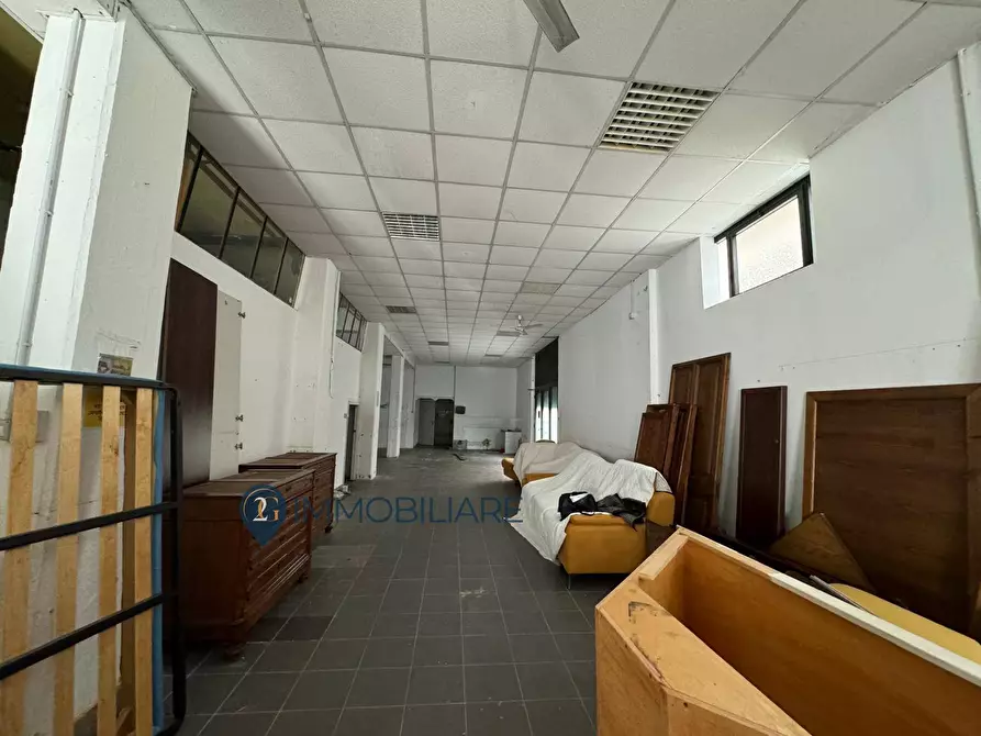 Immagine 21 di Locale commerciale in vendita  in Via Marco Federici a La Spezia