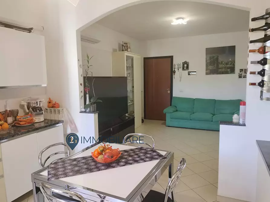 Immagine 5 di Appartamento in vendita  in Via Venturini a Aulla