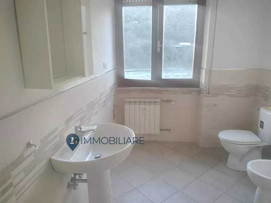 Immagine 11 di Appartamento in vendita  in Via Resistenza a Aulla