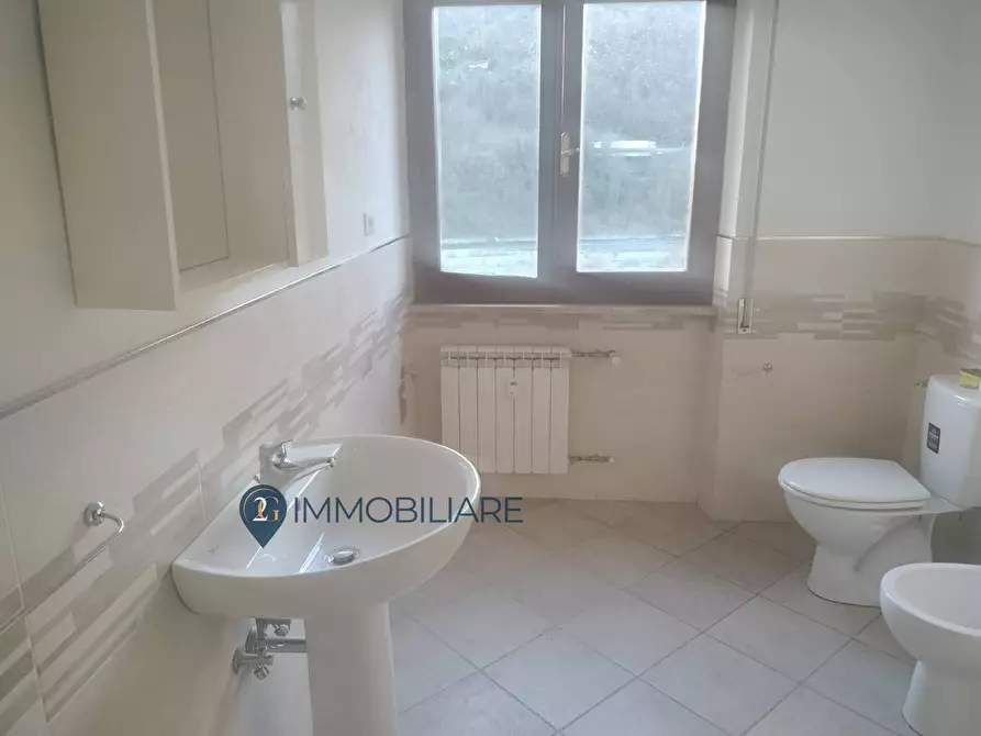 Immagine 16 di Appartamento in vendita  in Via Resistenza a Aulla