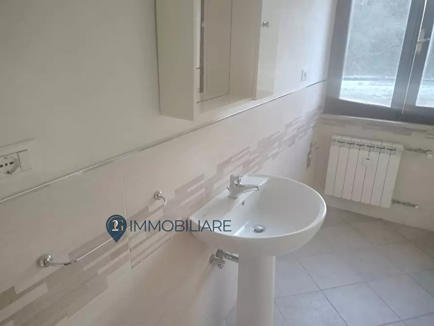 Immagine 19 di Appartamento in vendita  in Via Resistenza a Aulla