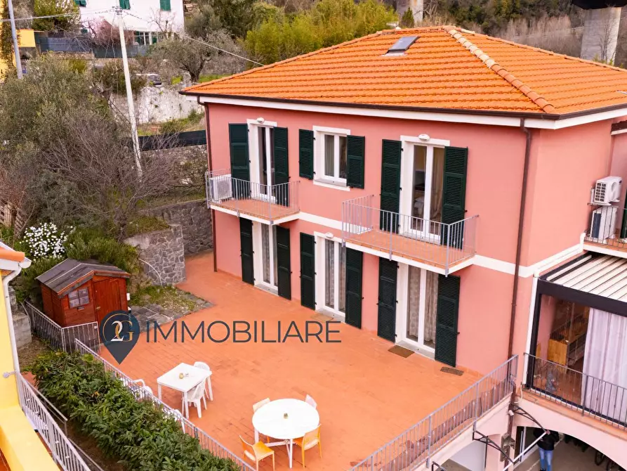 Immagine 2 di Casa semindipendente in vendita  in La Chiappa a La Spezia