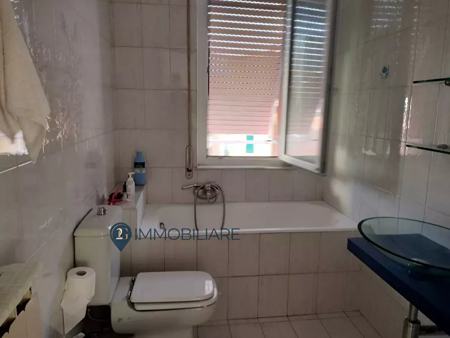 Immagine 13 di Appartamento in vendita  in Via De Nicola a Vezzano Ligure