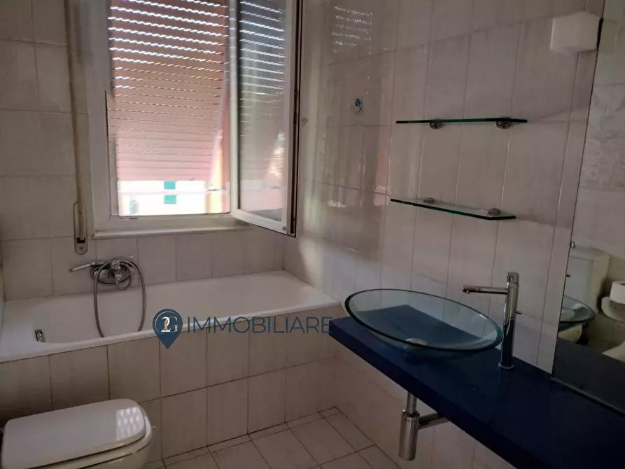 Immagine 14 di Appartamento in vendita  in Via De Nicola a Vezzano Ligure