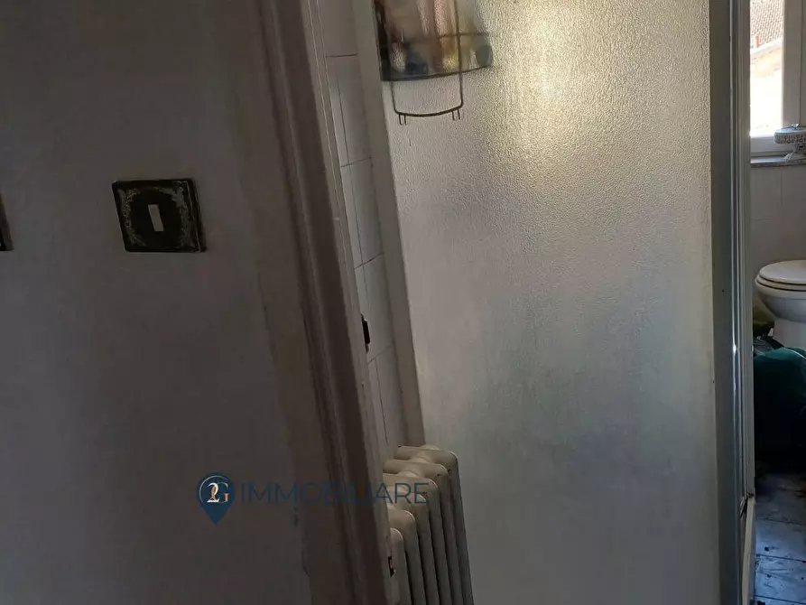 Immagine 11 di Appartamento in vendita  in Piazza della Stazione a Aulla