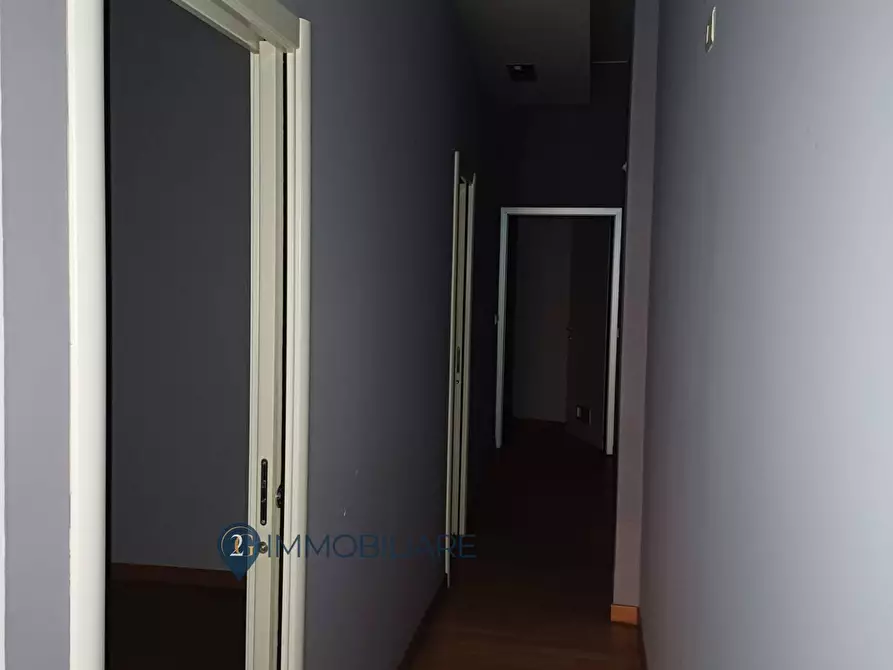 Immagine 5 di Locale commerciale in vendita  in Via Sobborgo Emiliano a Sarzana