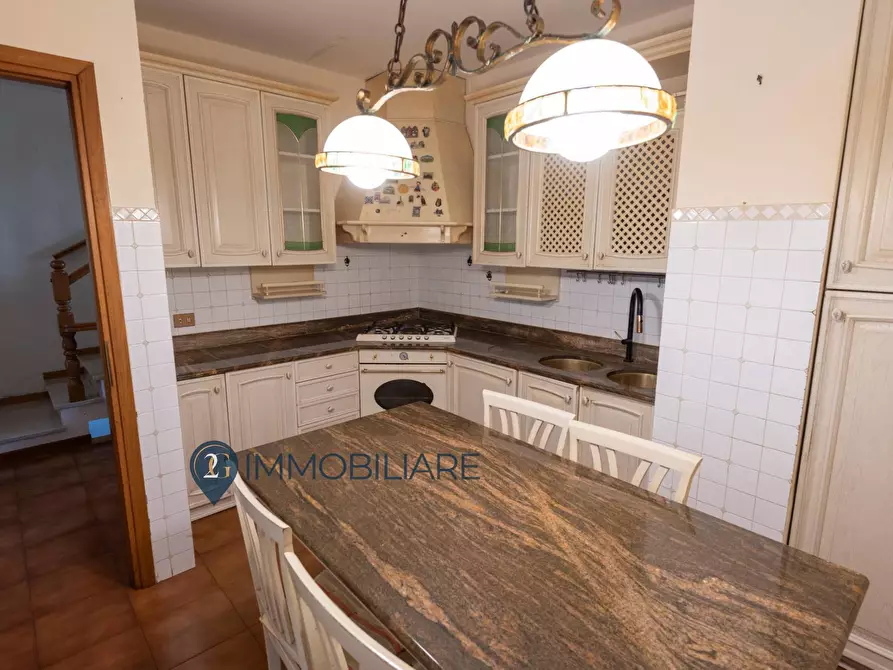 Immagine 12 di Villetta a schiera in vendita  in Via Bologna a Ortonovo