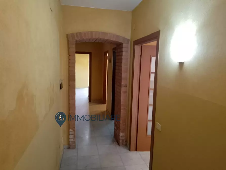 Immagine 3 di Appartamento in vendita  in Via Genova a La Spezia