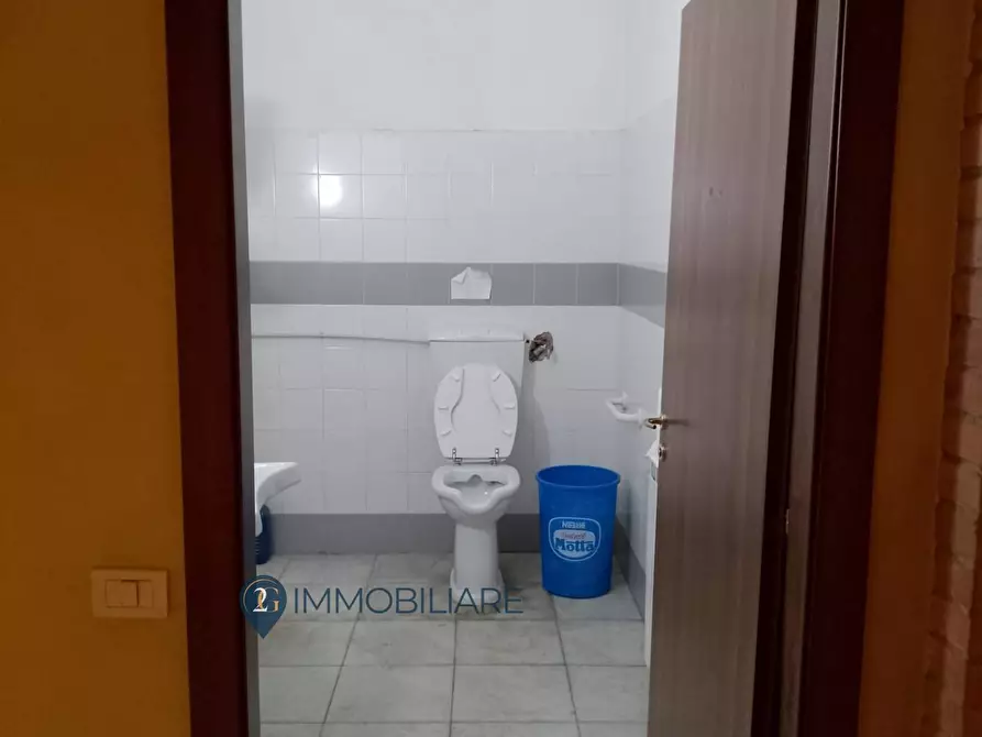 Immagine 30 di Appartamento in vendita  in Via Genova a La Spezia