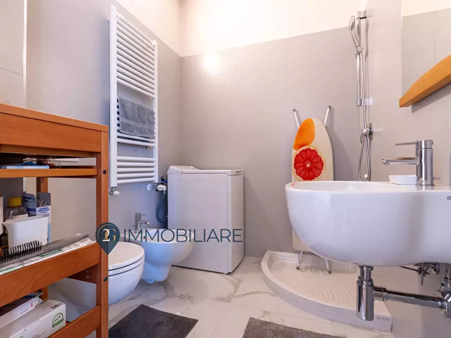 Immagine 14 di Appartamento in vendita  a La Spezia