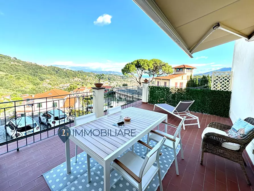 Immagine 2 di Appartamento in vendita  in Via Genova a La Spezia