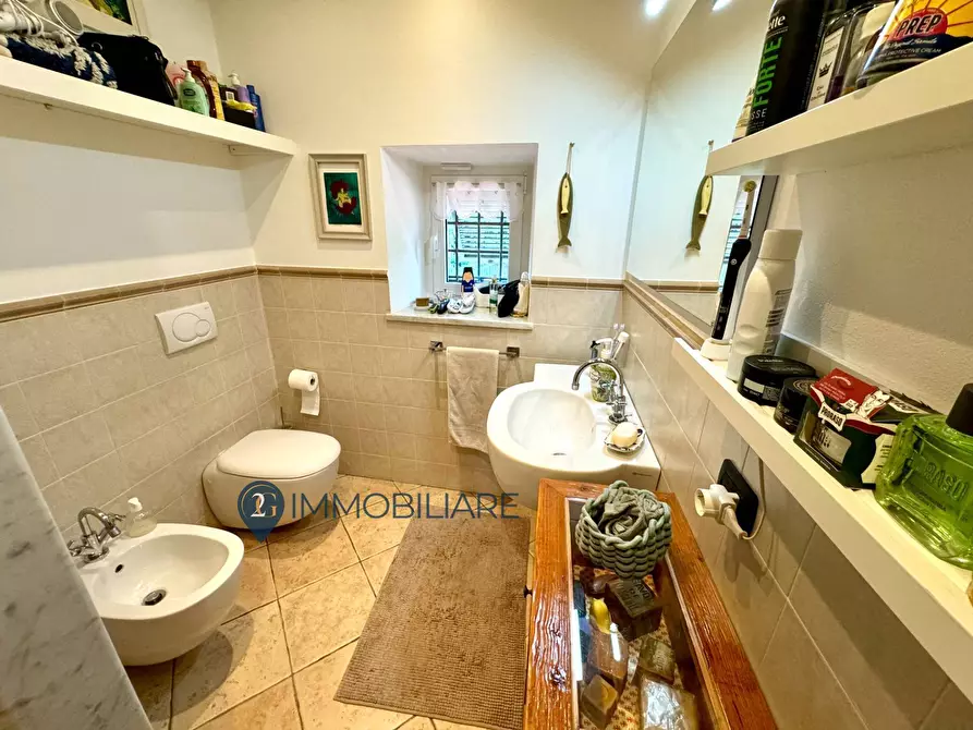 Immagine 11 di Appartamento in vendita  in Via Genova a La Spezia