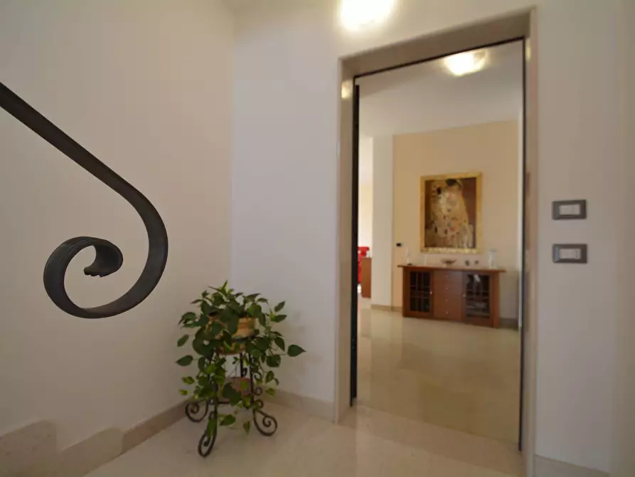 Immagine 14 di Casa bifamiliare in vendita  in Via Francesco Lenge a Montescaglioso