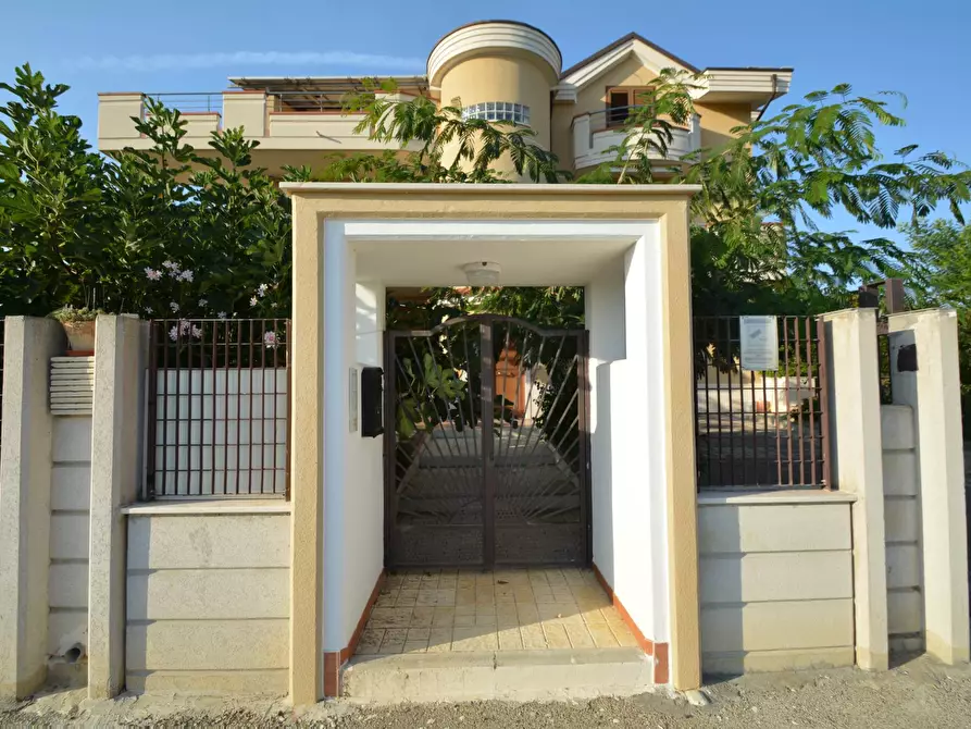 Immagine 4 di Casa bifamiliare in vendita  in Via Francesco Lenge a Montescaglioso