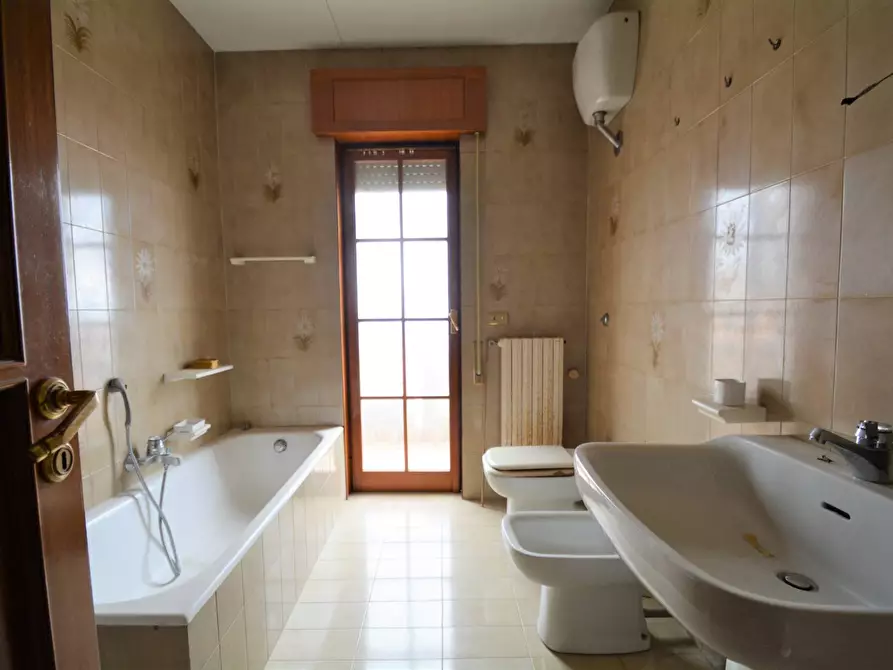 Immagine 16 di Appartamento in vendita  in Via Meridionale a Grassano