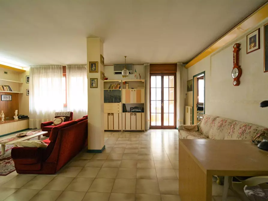 Immagine 1 di Appartamento in vendita  in Via Meridionale a Grassano