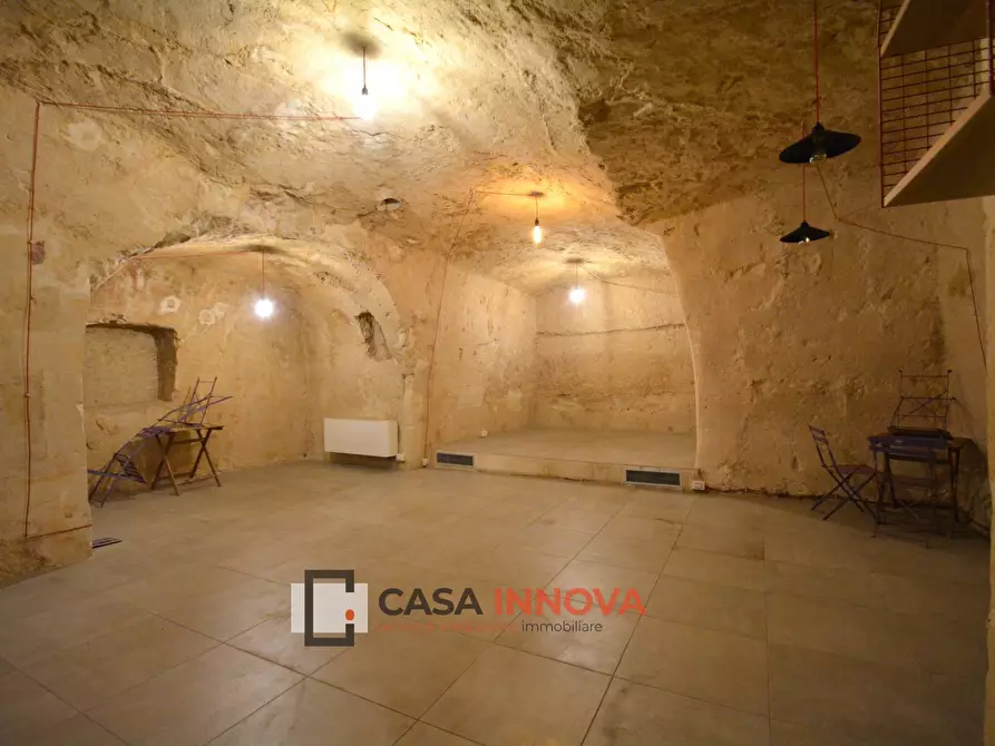 Immagine 15 di Locale commerciale in affitto  in Via Pennino a Matera