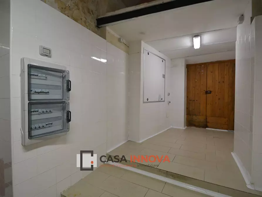 Immagine 24 di Locale commerciale in affitto  in Via Pennino a Matera