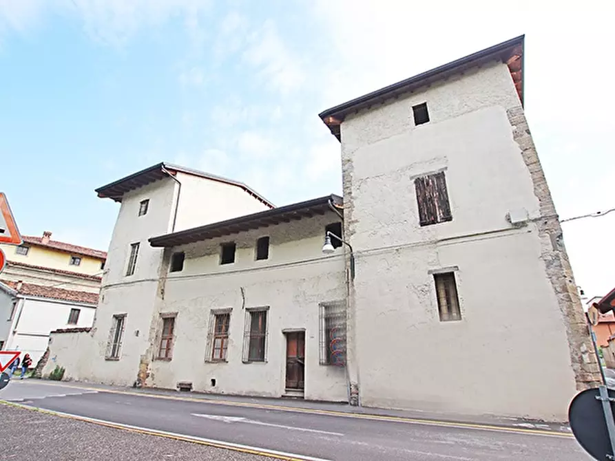 Immagine 1 di Palazzo in vendita  a Stezzano