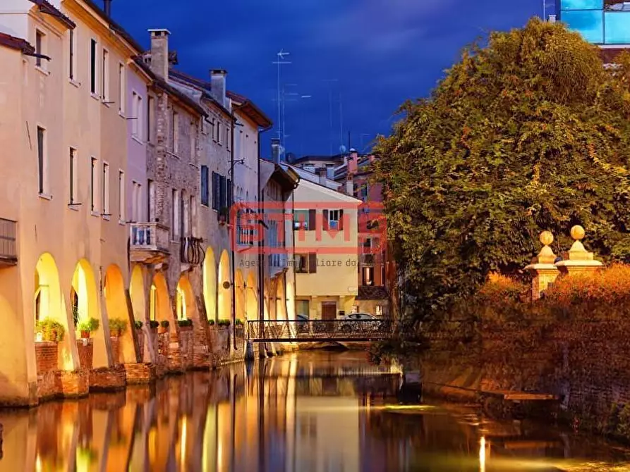 Immagine 3 di Palazzo in vendita  a Treviso