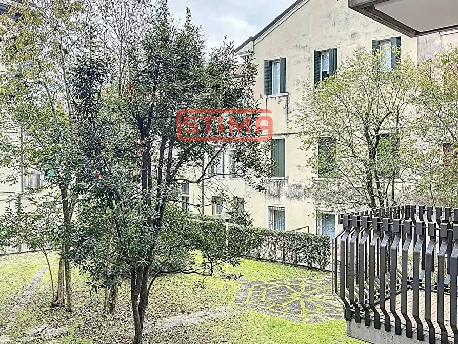 Immagine 5 di Appartamento in vendita  a Treviso
