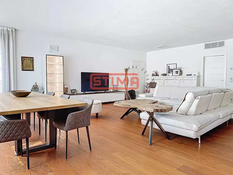 Immagine 7 di Appartamento in affitto  a Treviso