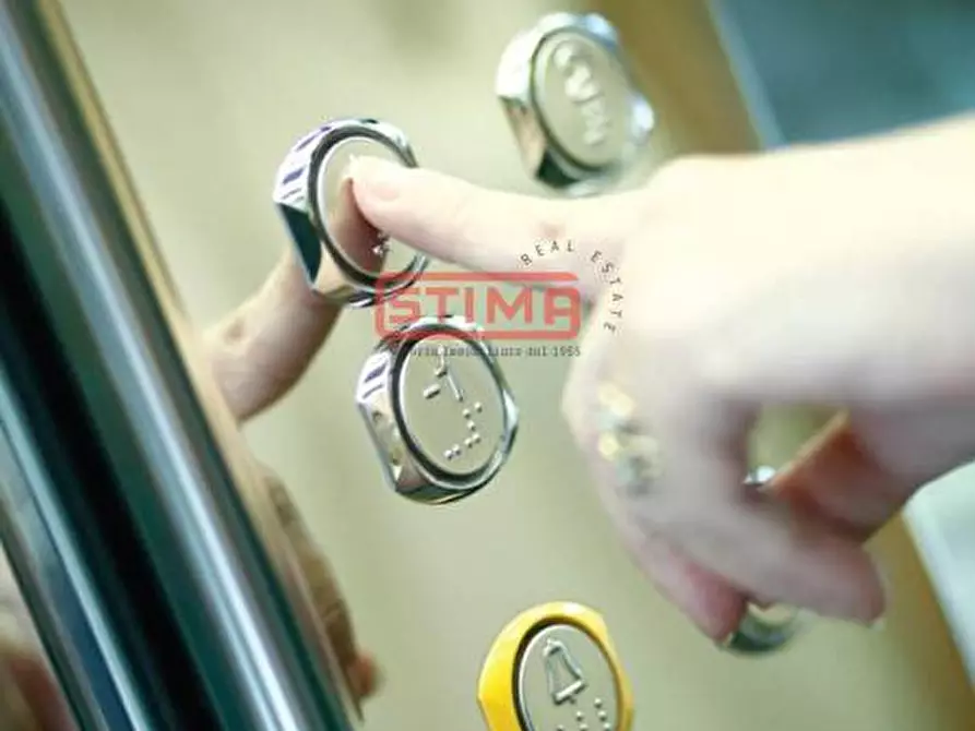 Immagine 15 di Appartamento in vendita  a Treviso