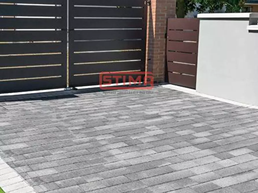 Immagine 14 di Appartamento in vendita  a Treviso