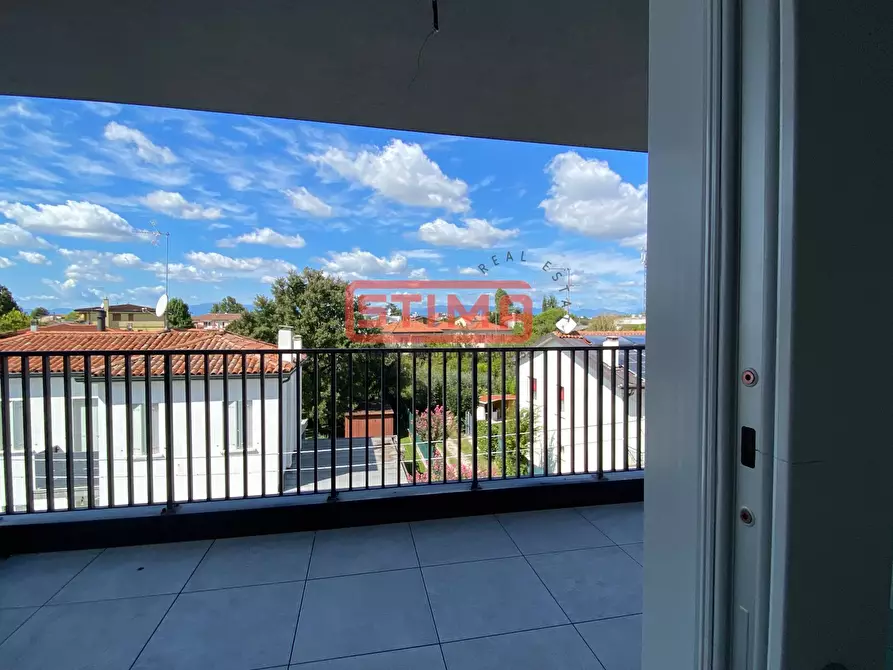 Immagine 11 di Appartamento in vendita  a Treviso