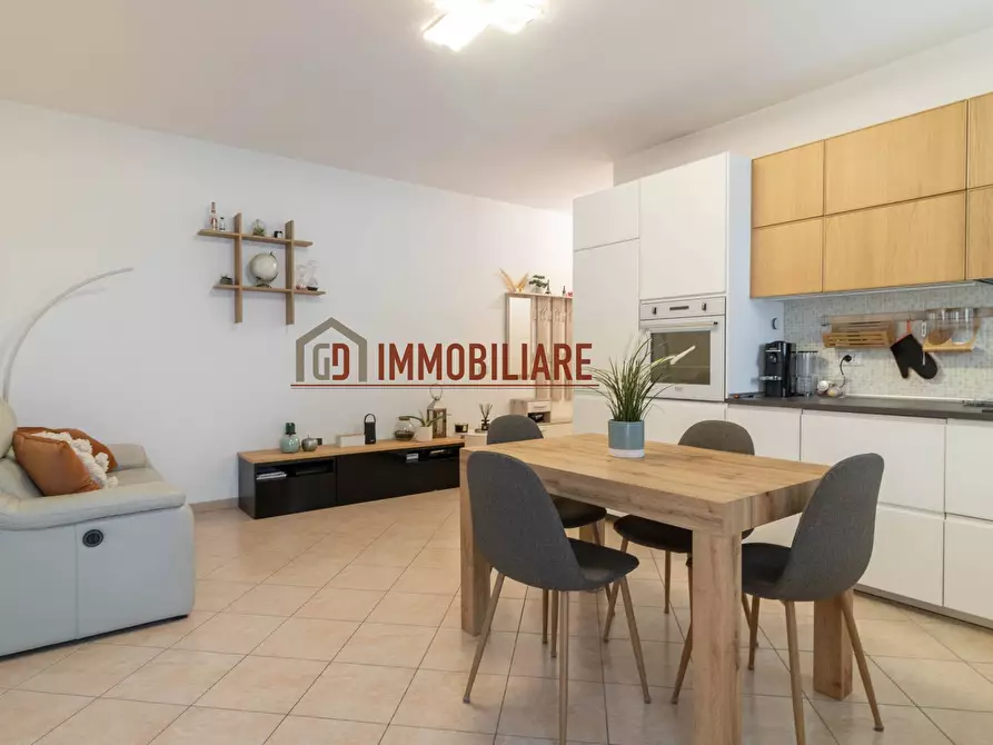 Immagine 1 di Appartamento in vendita  in Via Confine a Montebelluna