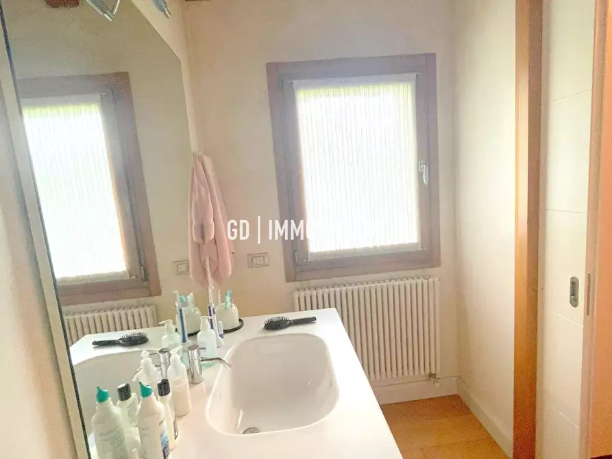 Immagine 25 di Villa in vendita  in Via Guido Bergamo a Montebelluna