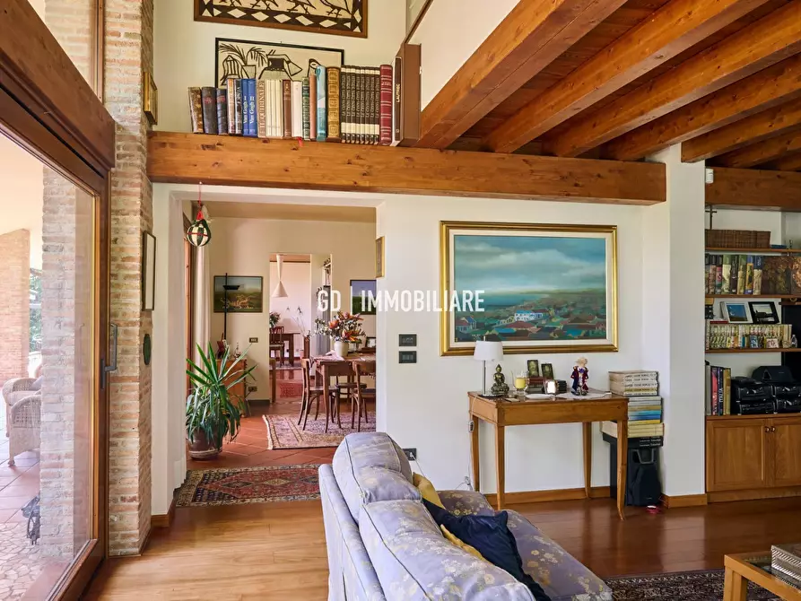 Immagine 27 di Villa in vendita  in VIA 18 GIUGNO a Montebelluna