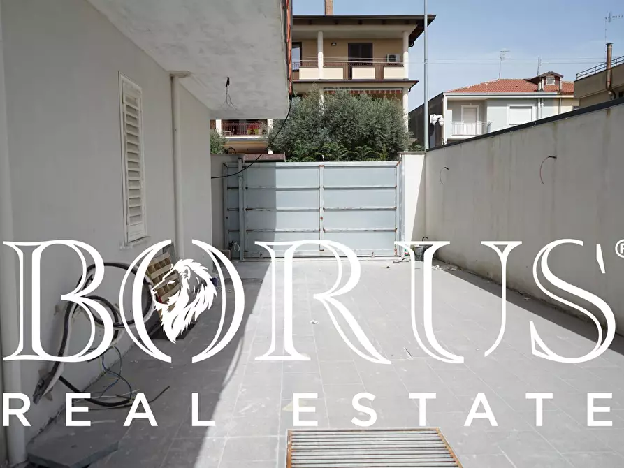 Immagine 3 di Villa in vendita  in Via del Gelso a Lusciano