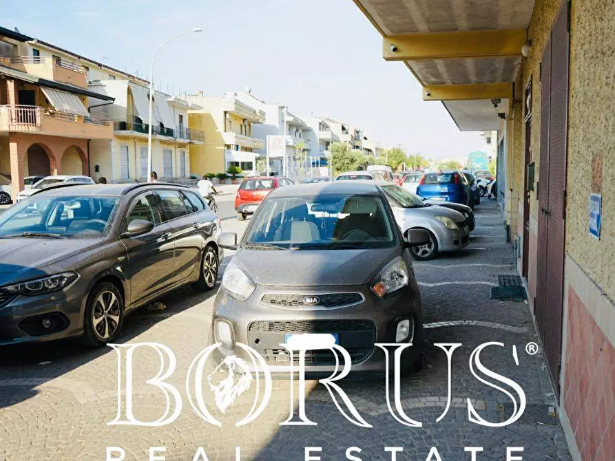 Immagine 10 di Locale commerciale in affitto  a Villa Literno