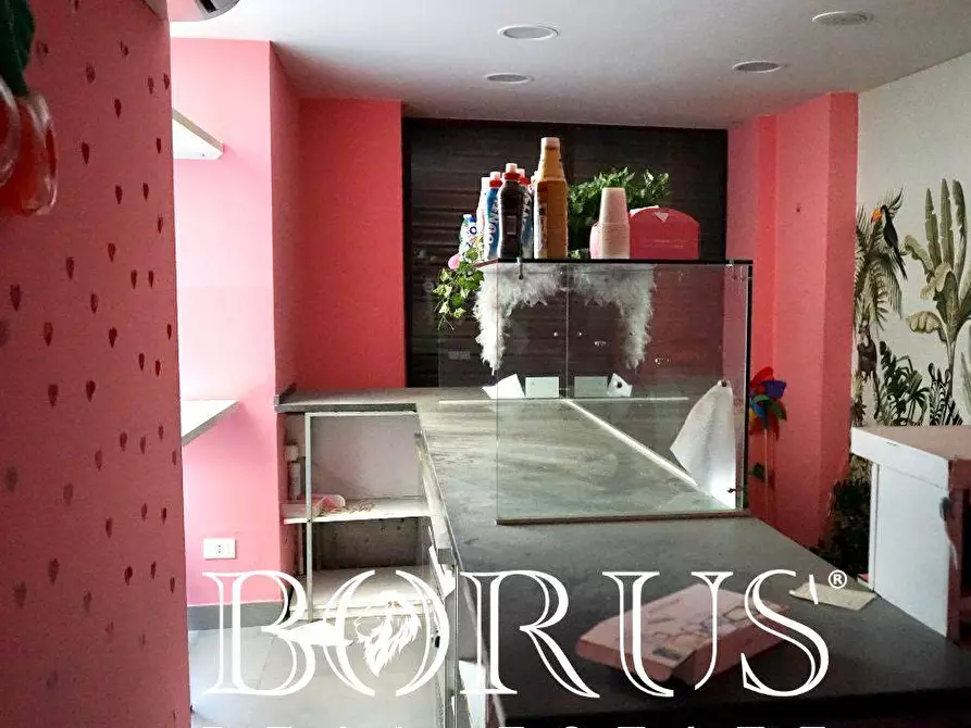 Immagine 4 di Locale commerciale in affitto  a Aversa