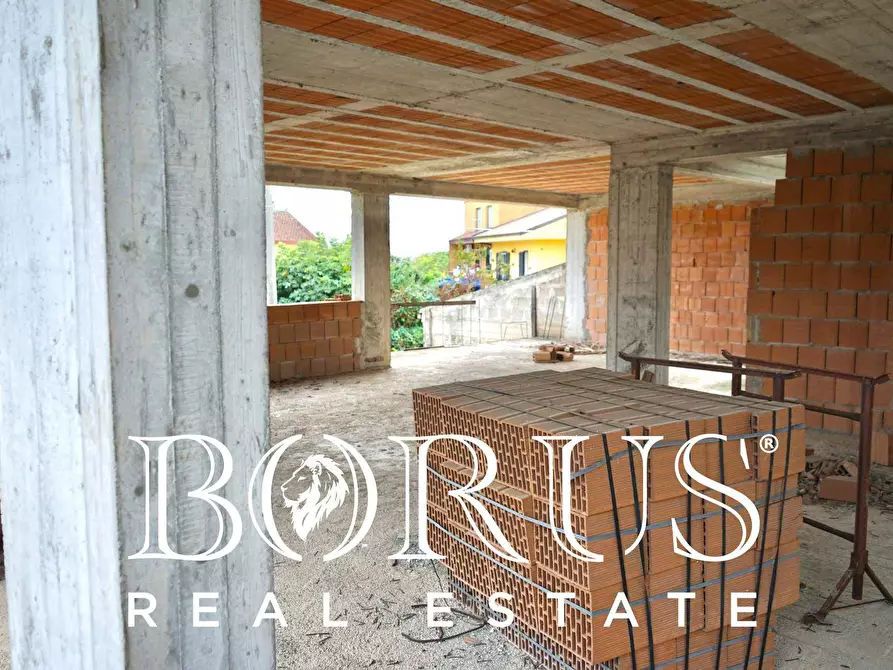 Immagine 21 di Villa in vendita  a Carinola