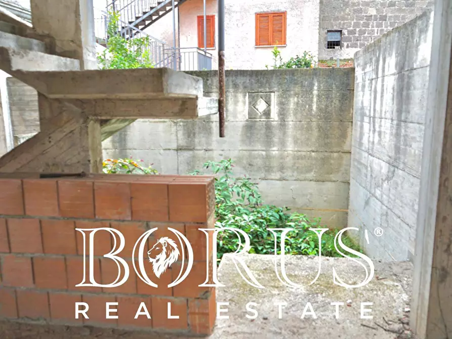 Immagine 22 di Villa in vendita  a Carinola