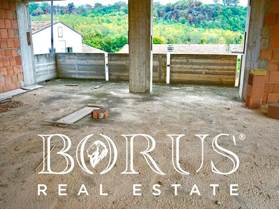 Immagine 30 di Villa in vendita  a Carinola