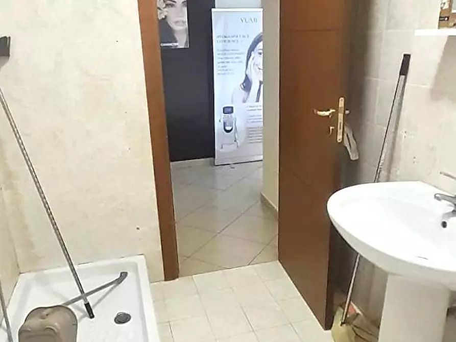 Immagine 22 di Ufficio in affitto  in Via Matteotti a Cesa