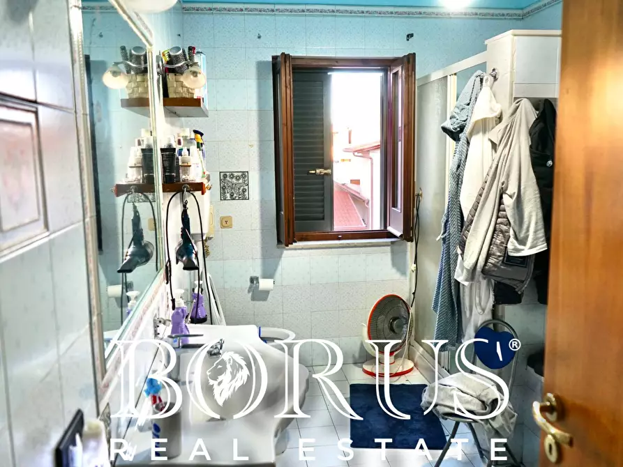 Immagine 28 di Villa in vendita  a Carinaro