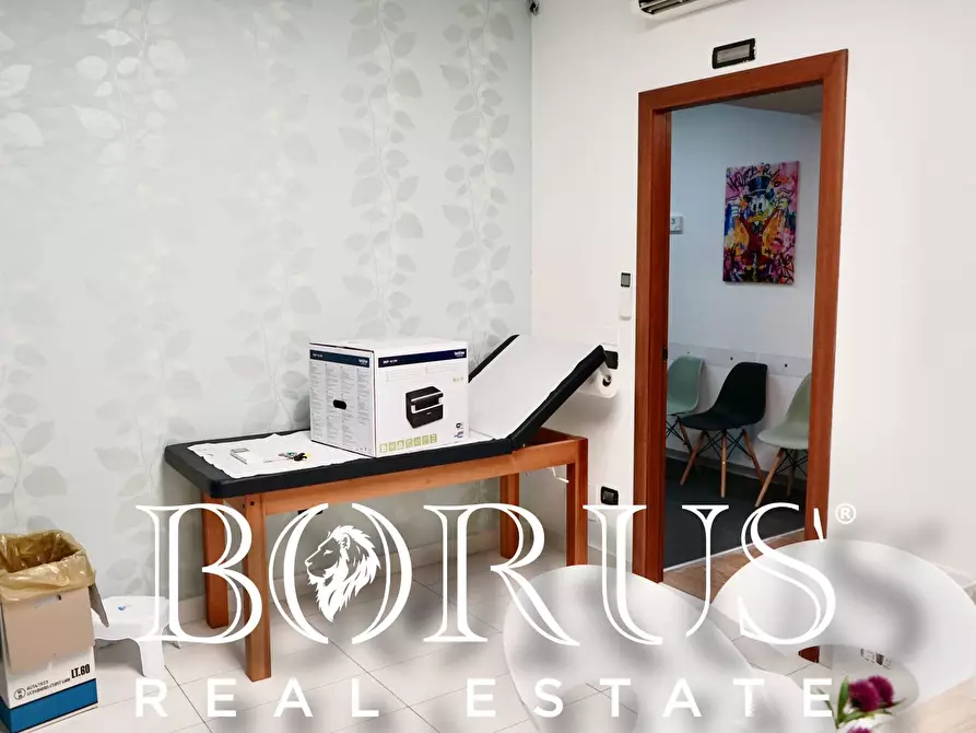 Immagine 1 di Ufficio in affitto  a Trentola Ducenta