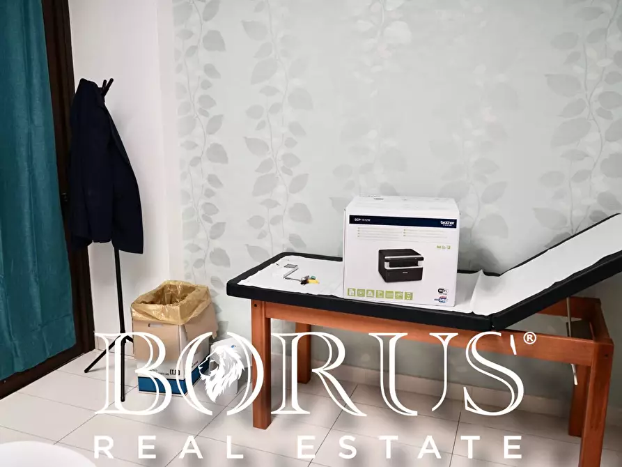 Immagine 7 di Ufficio in affitto  a Trentola Ducenta