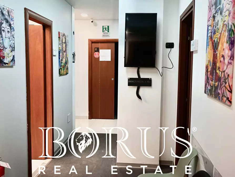 Immagine 8 di Ufficio in affitto  a Trentola Ducenta